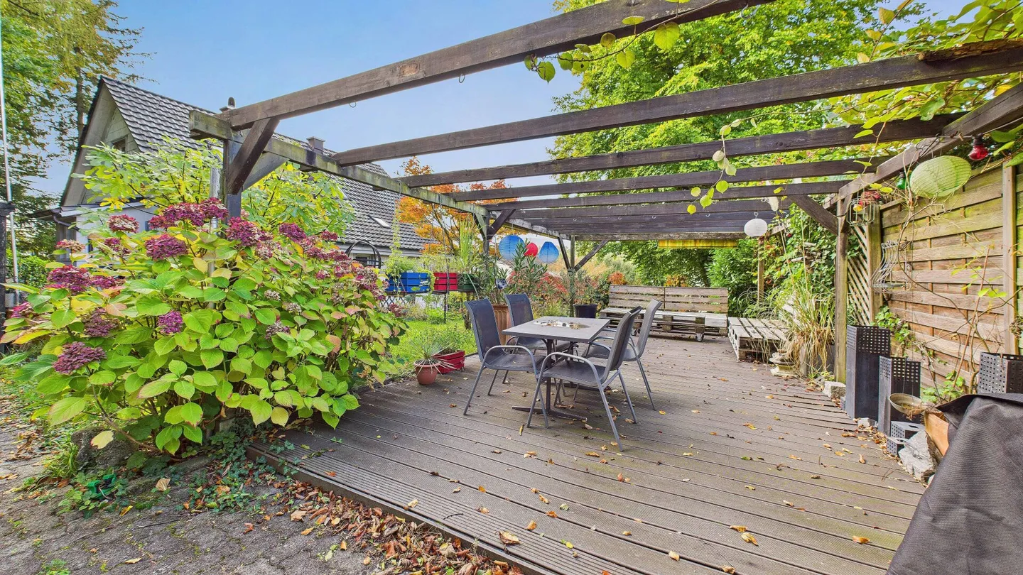 Charmantes Einfamilienhaus mit grossem Garten und vielseitig nutzbarer Einliegerwohnung - Foto 16 von 21