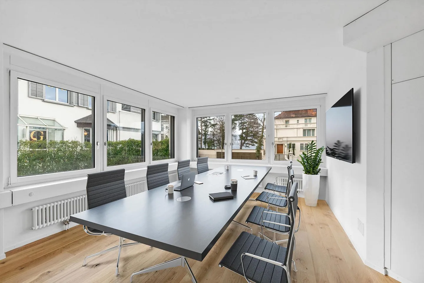 Espaces de pratique modernes avec jardin - 210 m² - Photo 2 sur 13