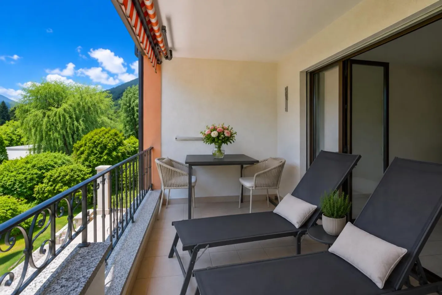 Moderne 2 1/2 Zimmer-Ferienwohnung mit grossem Pool an attraktiver ... - Foto 4 di 10
