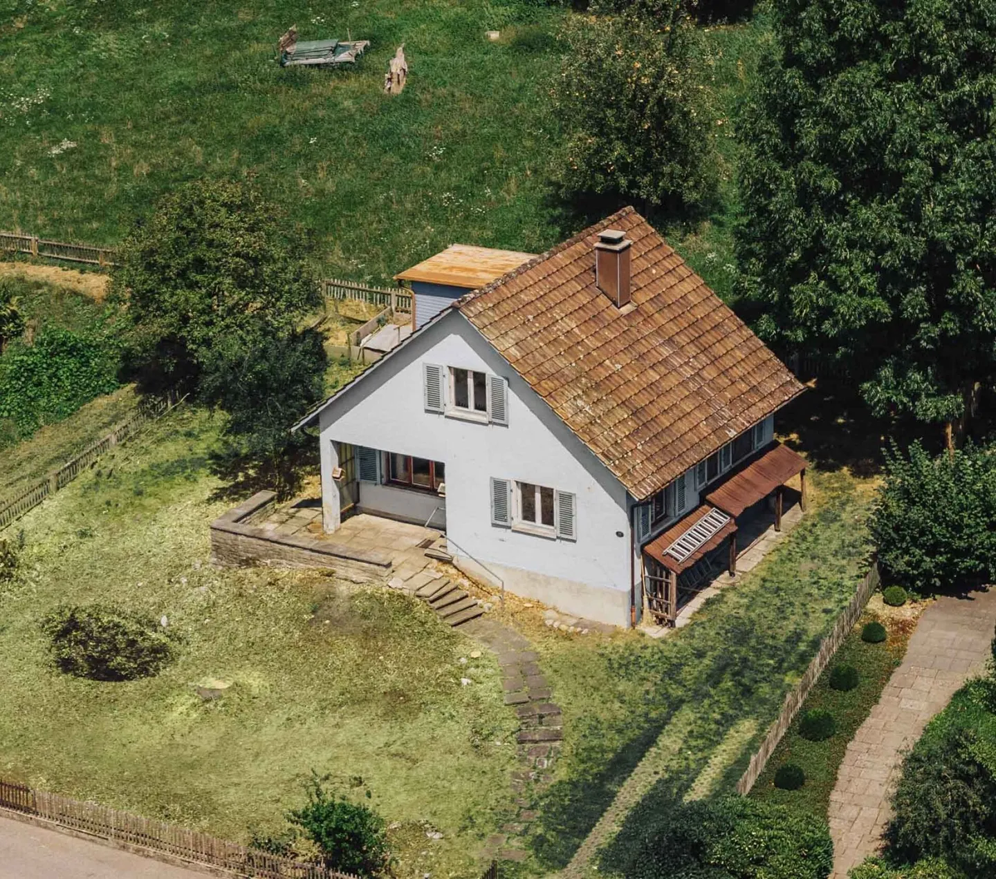 Single-family house in a rural location - Photo 3 of 14