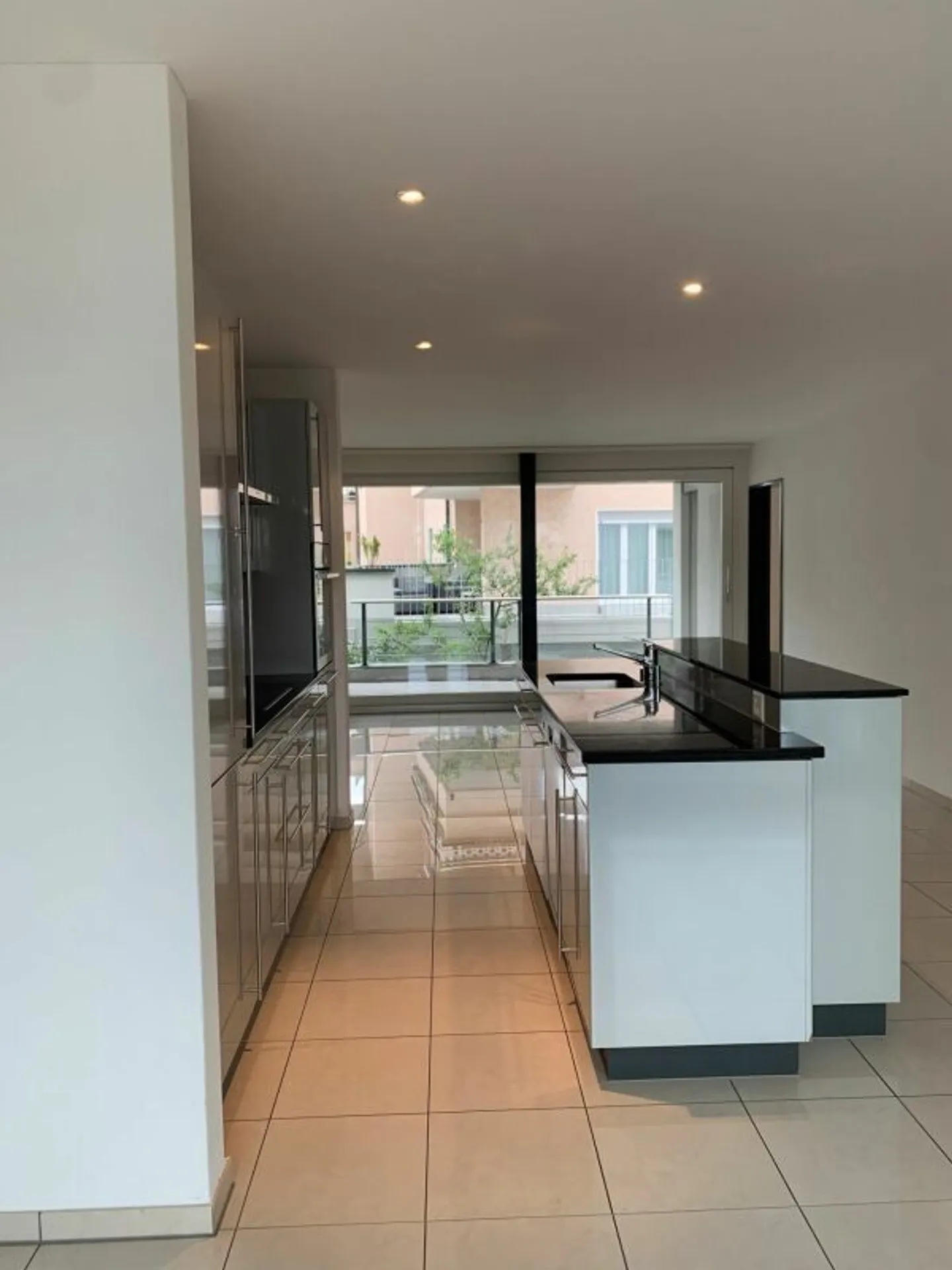 Modern 3.5-room apartment on the 3rd floor in a central location in Kriens - Photo 6 of 16