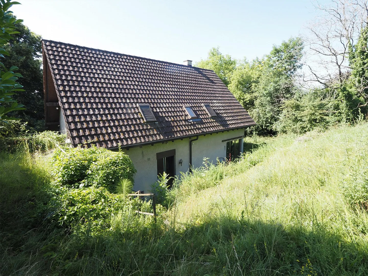 Demolition property with beautiful land parcel in a sought-after residential area - Photo 4 of 5