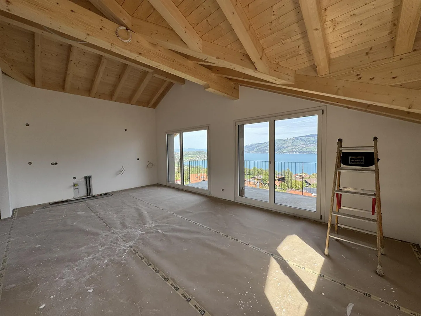Vista mozzafiato sul lago di Thun, ampio balcone con panorama... - Foto 1 di 6