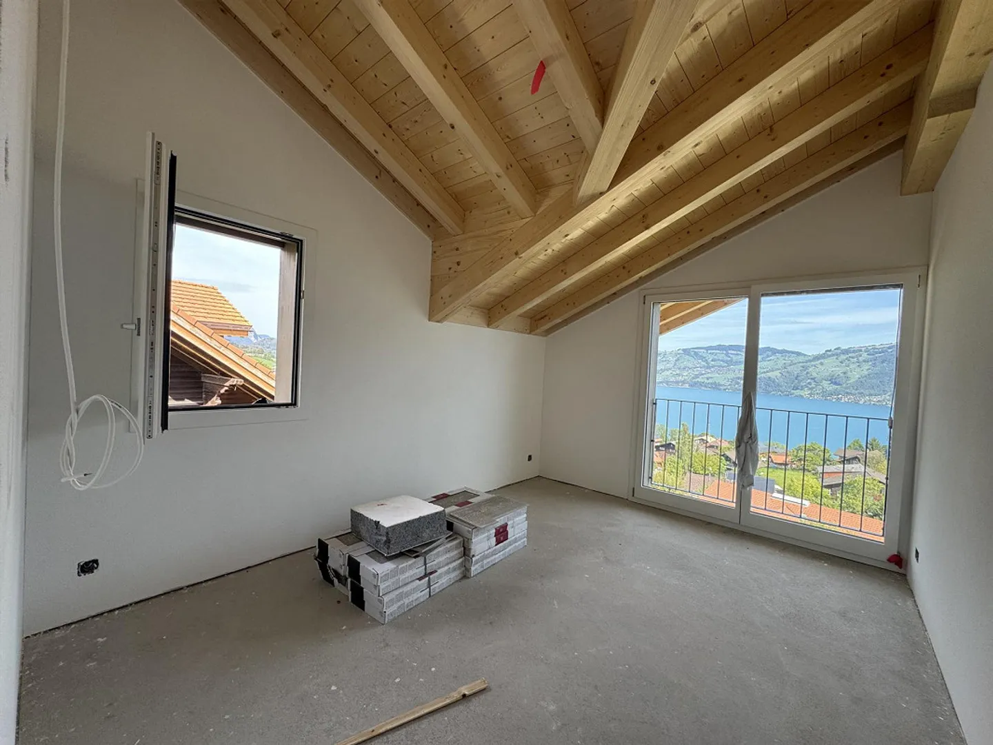 Vista mozzafiato sul lago di Thun, ampio balcone con panorama... - Foto 4 di 6