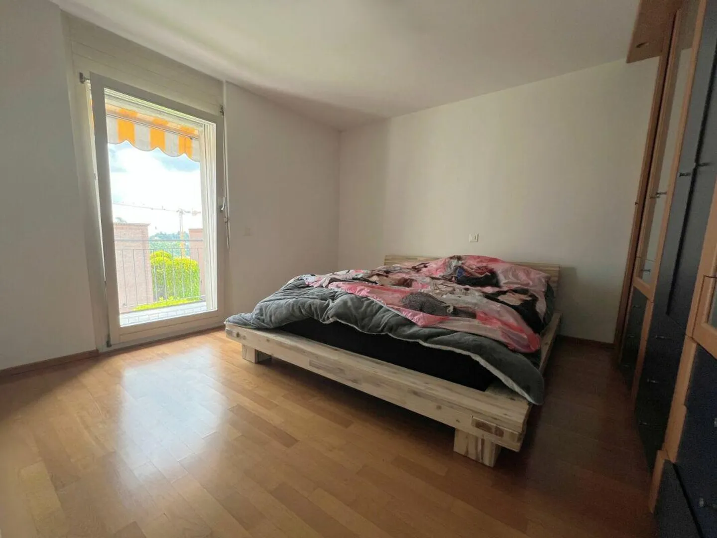 Casa unifamiliare moderna con terrazza e giardino privato - Foto 6 di 12