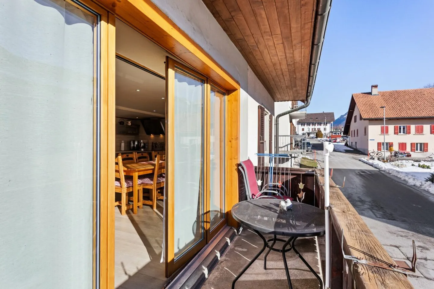 Building with two apartments and development potential - Photo 5 of 10