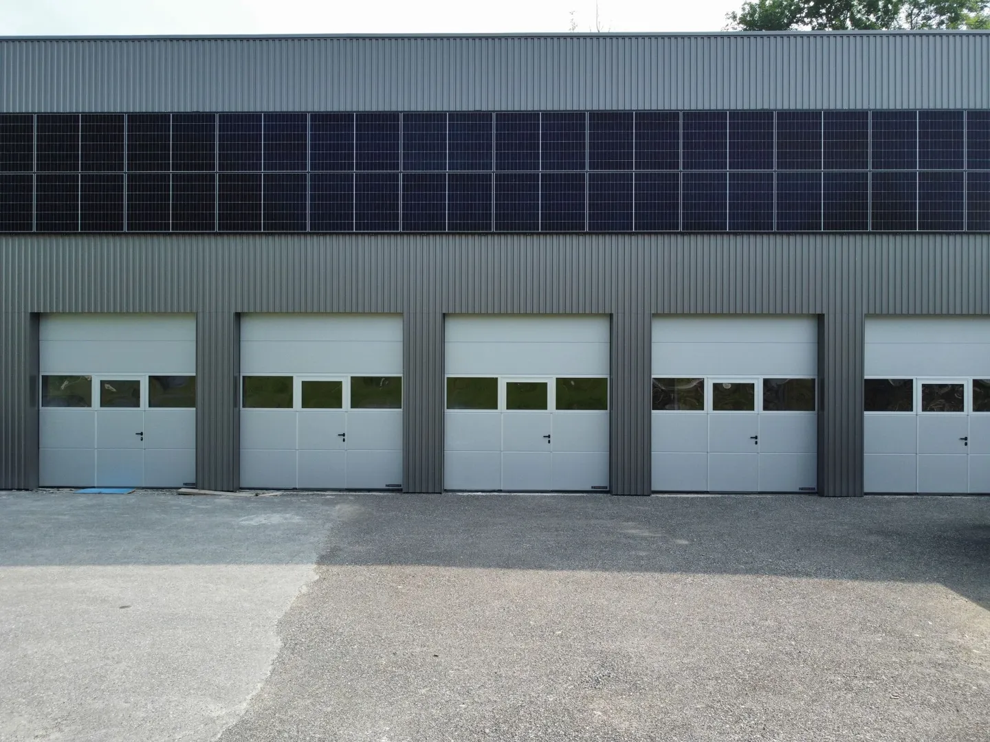 Box garage spaziosi in affitto - Foto 2 di 6