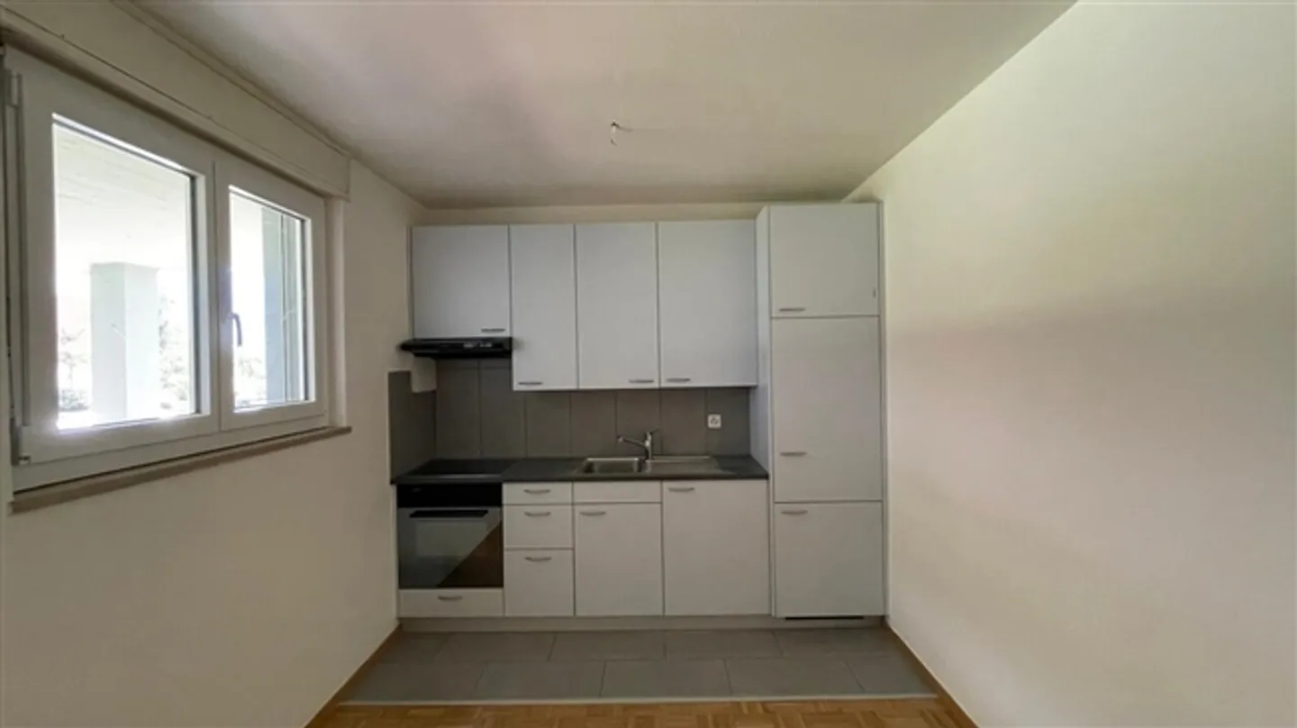 BRIGHT 3-ROOM APARTMENT ON THE GROUND FLOOR - Photo 4 of 6