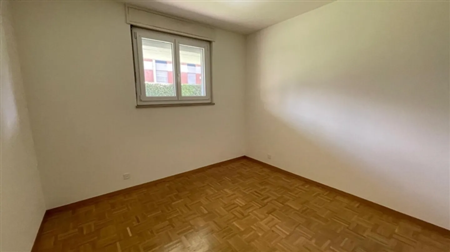 BRIGHT 3-ROOM APARTMENT ON THE GROUND FLOOR - Photo 5 of 6