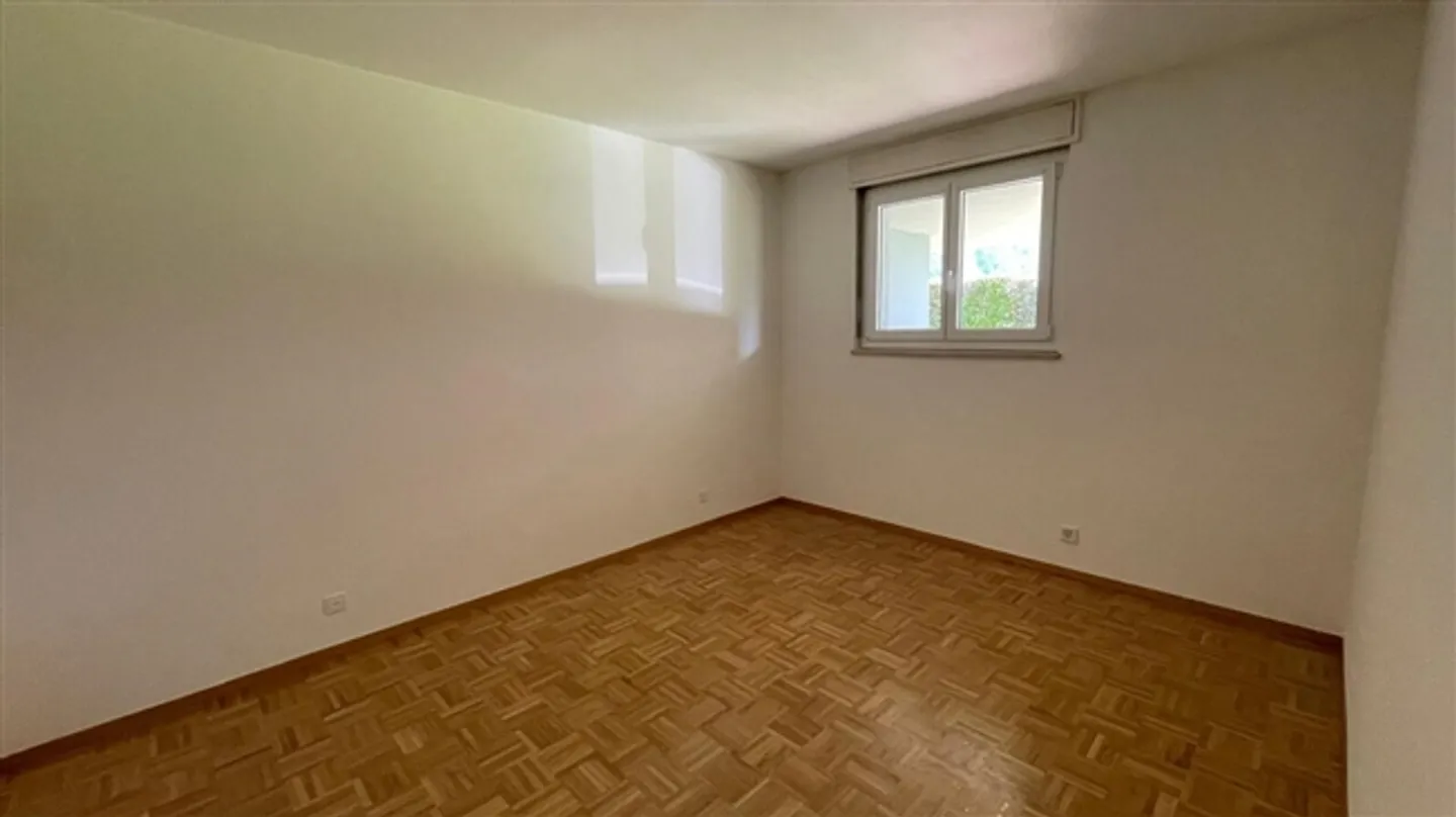 BRIGHT 3-ROOM APARTMENT ON THE GROUND FLOOR - Photo 6 of 6