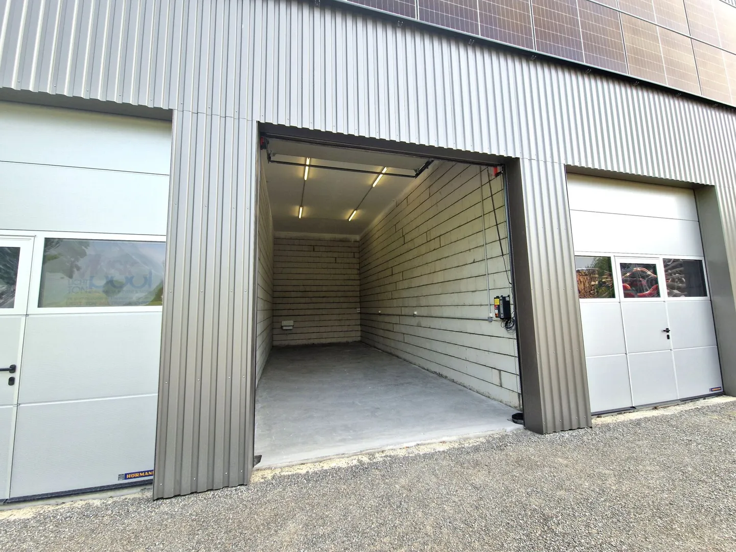 Box garage spaziosi in affitto - Foto 3 di 6