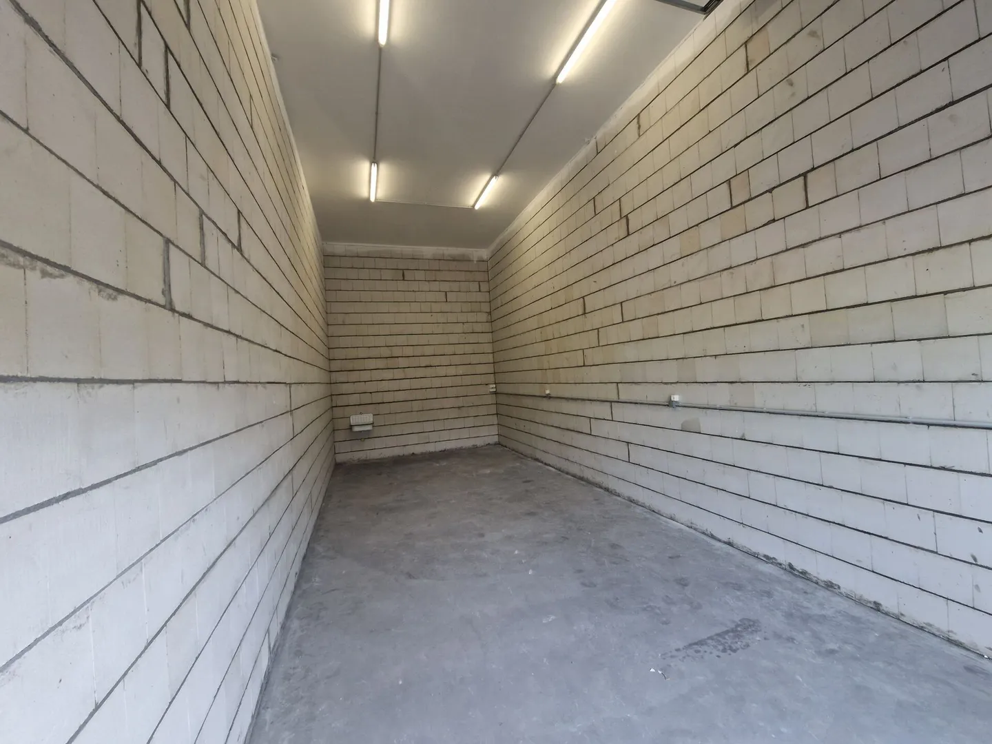 Box garage spaziosi in affitto - Foto 5 di 6