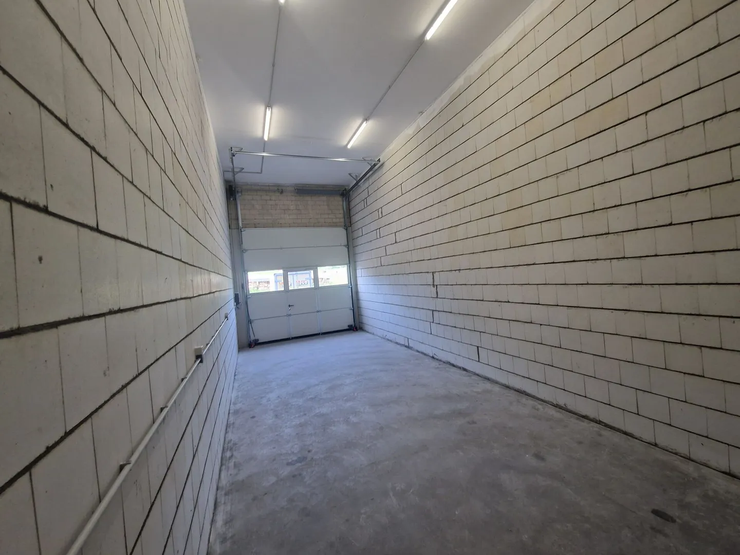 Box garage spaziosi in affitto - Foto 6 di 6