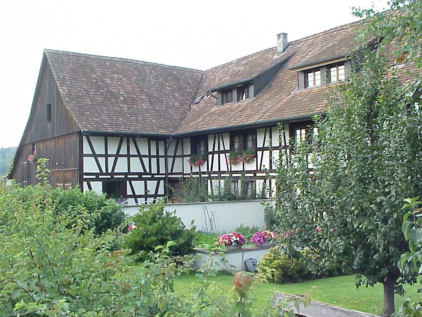 Gartenwohnung in Bauernhaus an idyllischer Lage - Foto 1 von 3