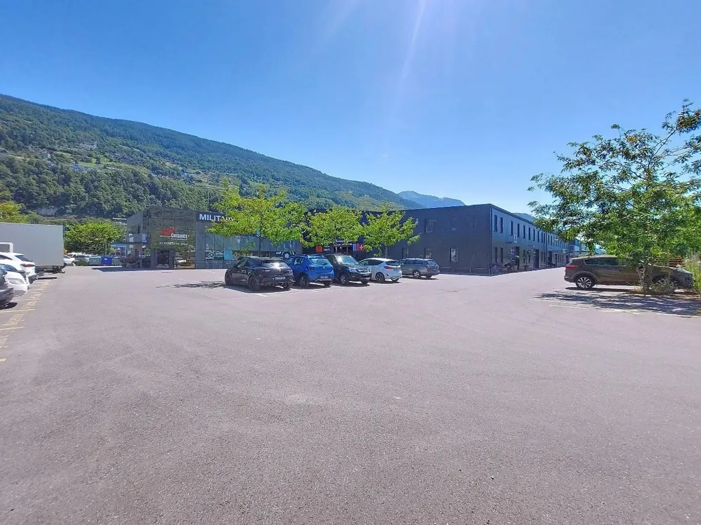 Sion, several commercial spaces with freight elevator for rent - Photo 5 of 8