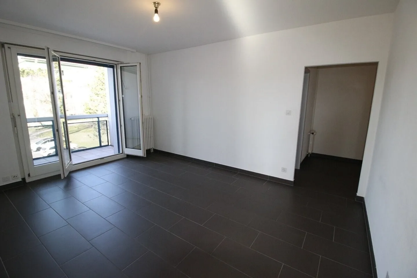 Charming 3-Room Apartment - Photo 1 of 13