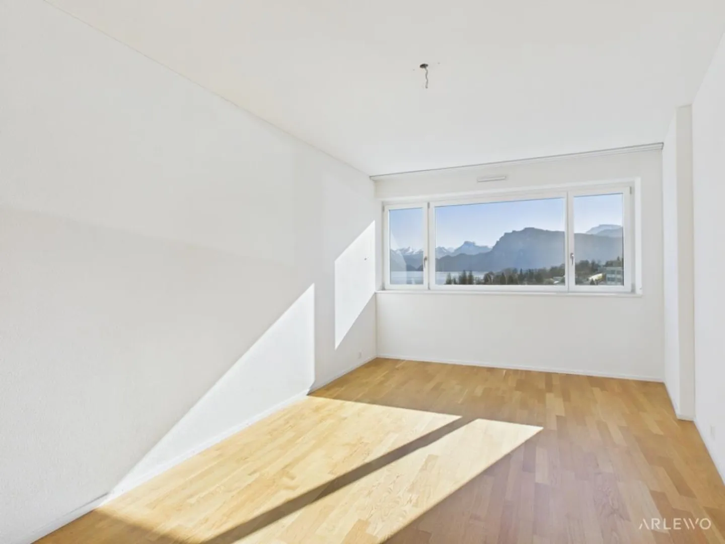 Wohnen mit Sicht auf den See und die Berge - Foto 7 di 12