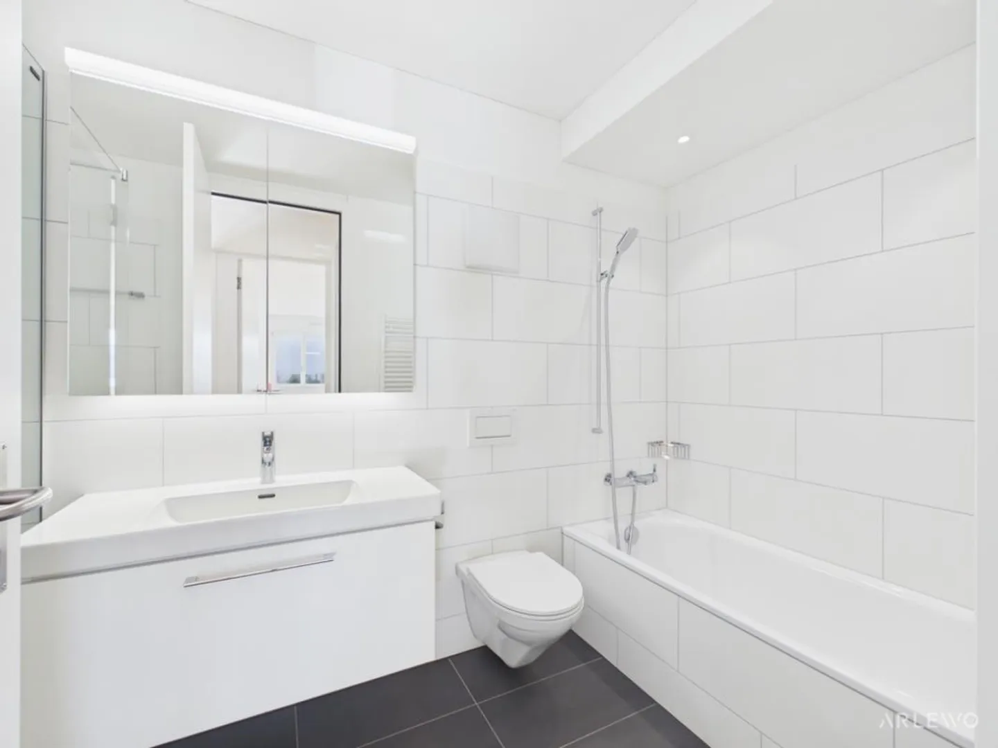 Wohnen mit Sicht auf den See und die Berge - Foto 9 di 12