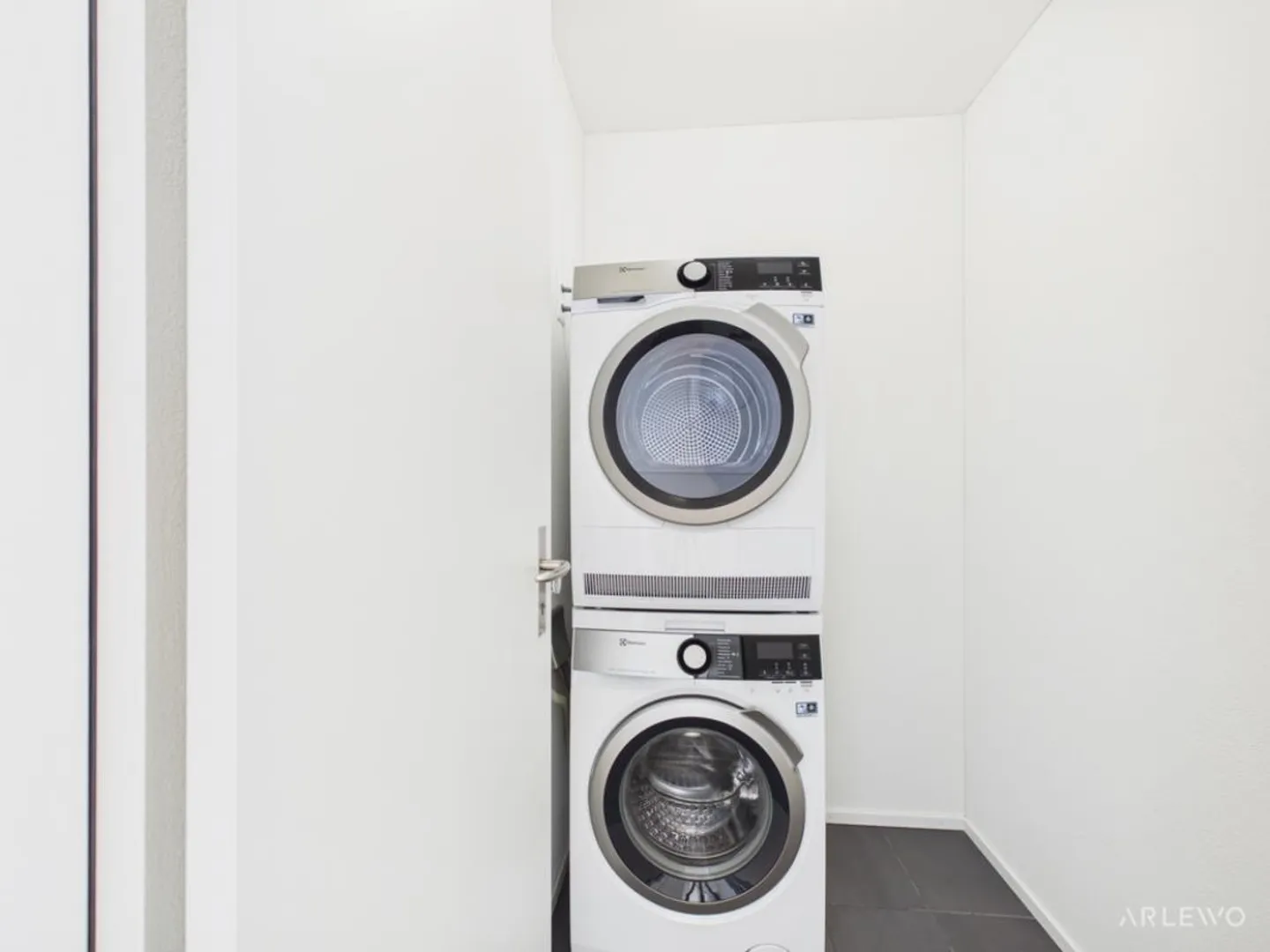 Wohnen mit Sicht auf den See und die Berge - Foto 12 di 12