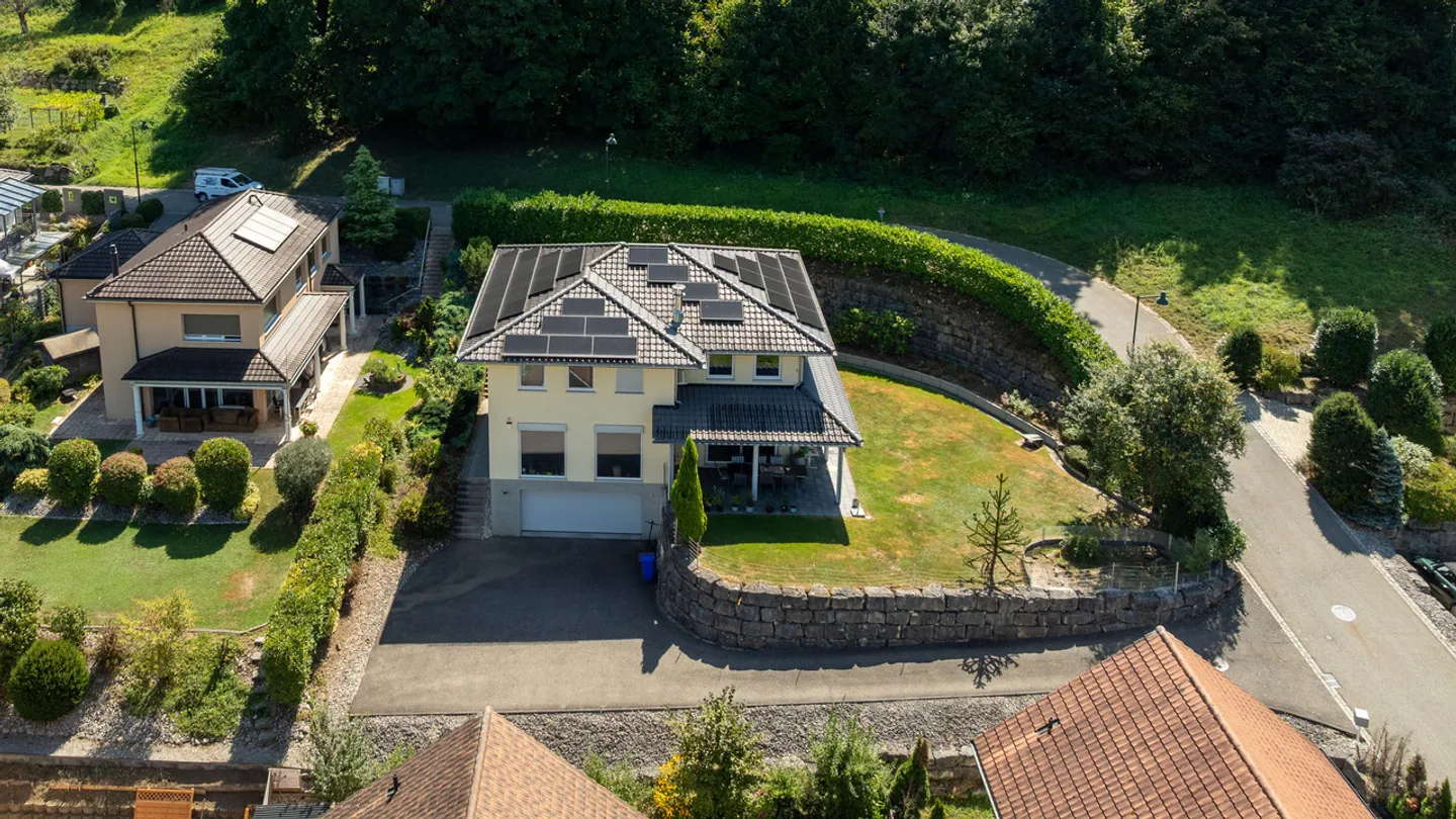 Maison individuelle moderne de 6,5 pièces avec ascenseur et double garage - Photo 25 sur 27