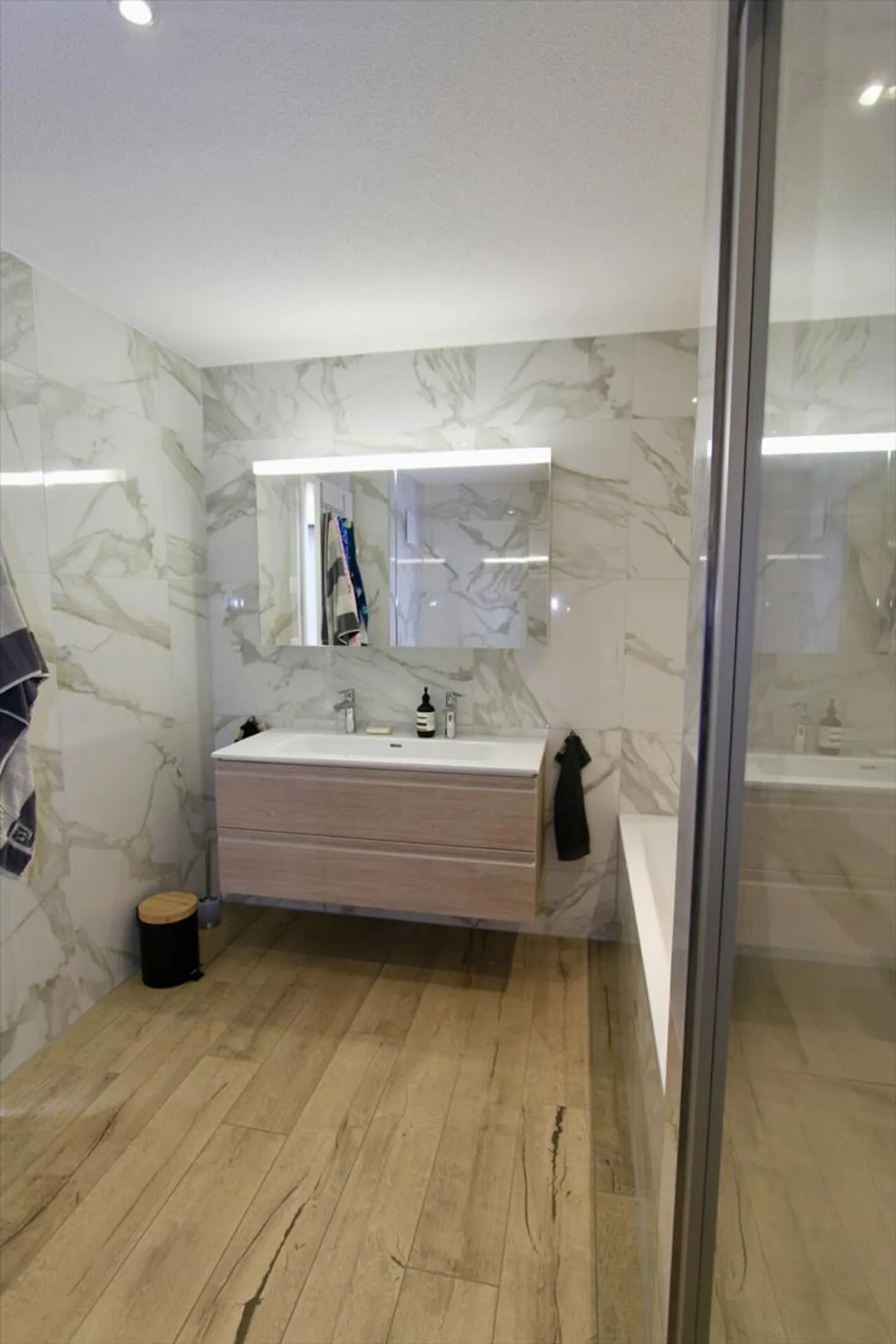 Semi-detached house for sale - Photo 9 of 13
