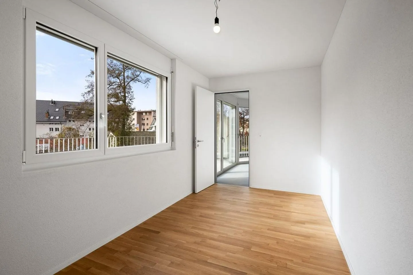 FIRST RENTAL - PENTHOUSE APARTMENT - CenterSeon² - Photo 9 of 13