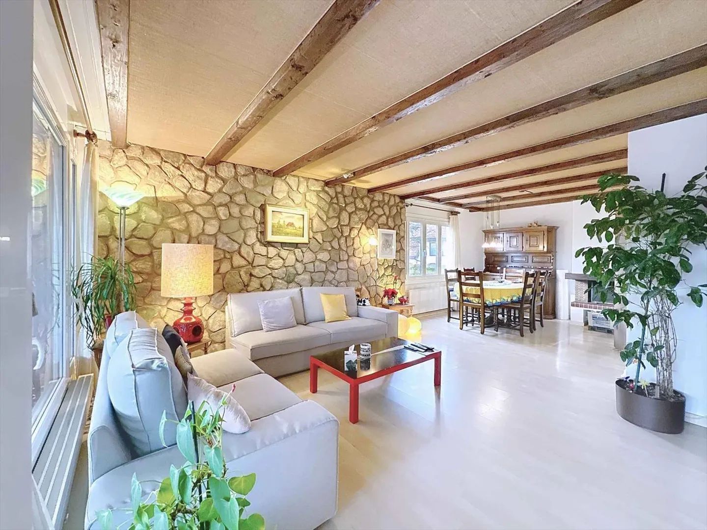 A 15 minuti da Losanna, villa indipendente di 180 m2 nel cuore del villaggio - Foto 2 di 13