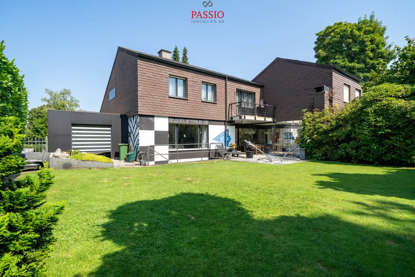 Unica casa a schiera di 6,5 stanze con grande giardino - Foto 1 di 18