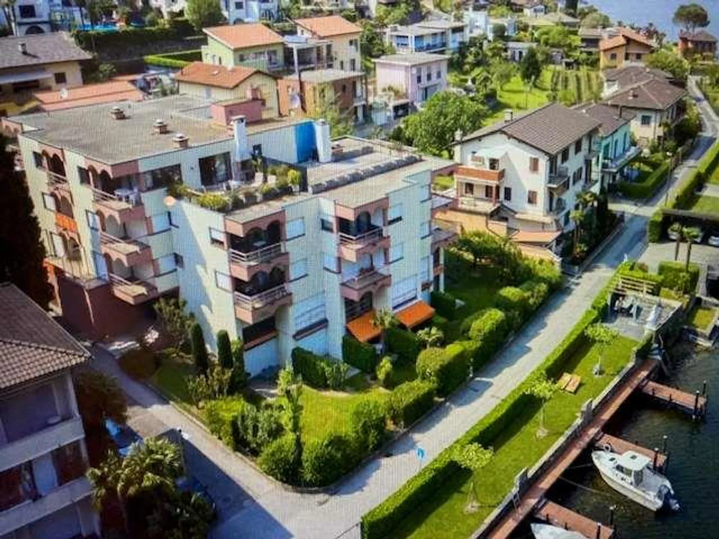 RIVA SAN VITALE: GRAZIOSO 2.5 LOC. FRONTE LAGO - Foto 1 von 10