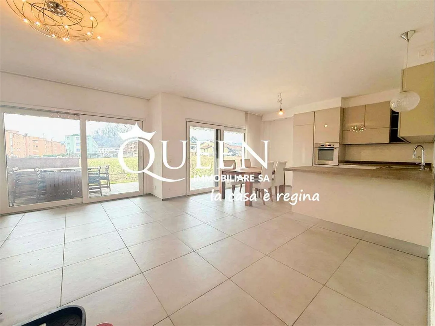 Stabio : appartement moderne 4.5 pièces, 138 m². avec jardin, dans la zone - Photo 2 sur 13