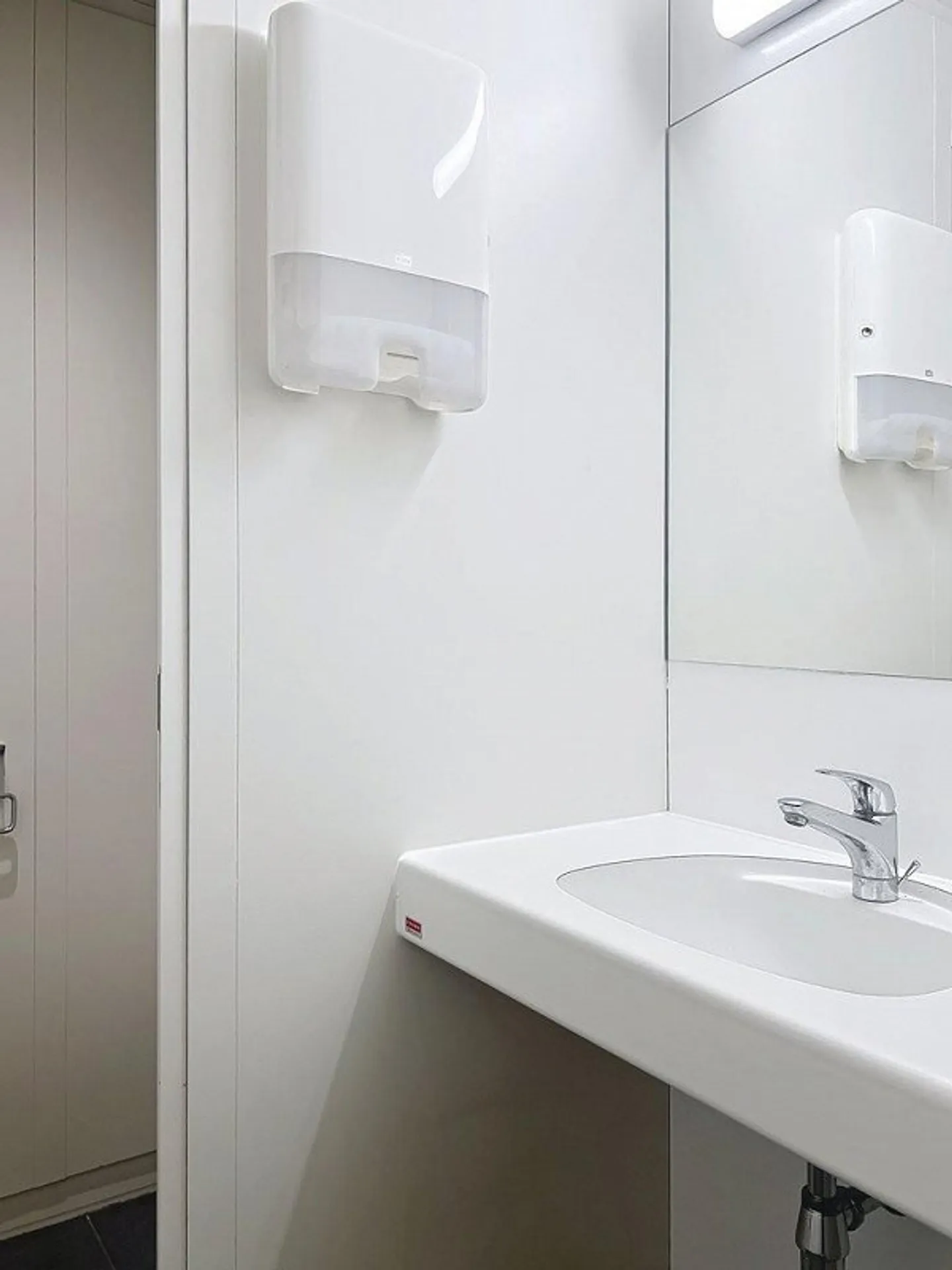 Bureau rénové au ICC - Photo 6 sur 6