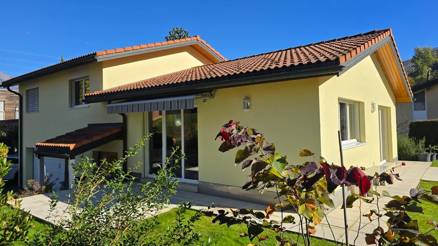 Magnifica villa come nuova ad Aproz-Sion! - Foto 2 di 27