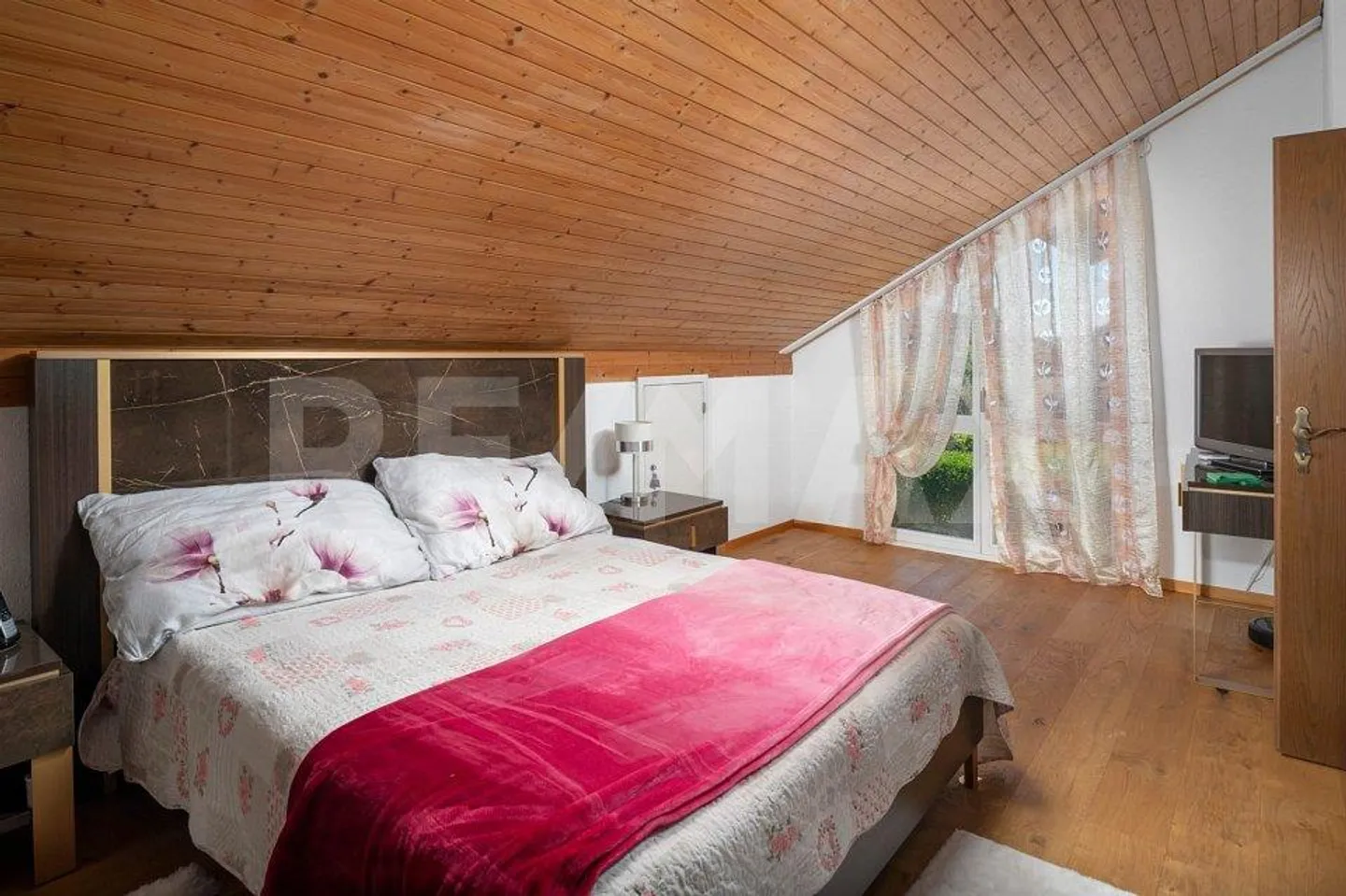 Eck-Haus in Anglikon: 5.5 Zimmer mit Garten - Photo 7 of 13