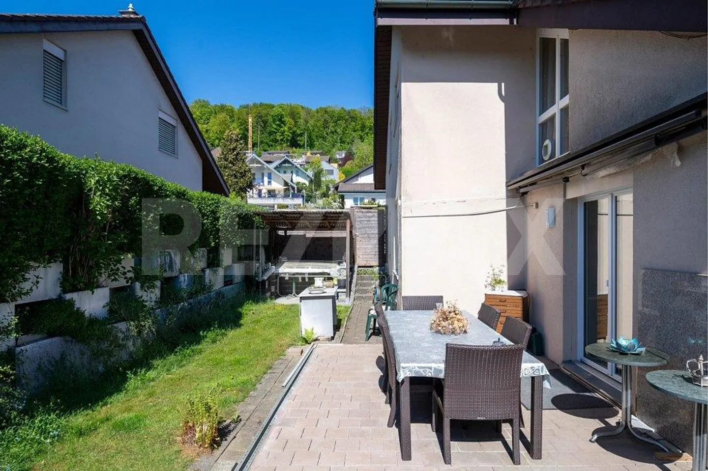 Eck-Haus in Anglikon: 5.5 Zimmer mit Garten - Photo 11 of 13