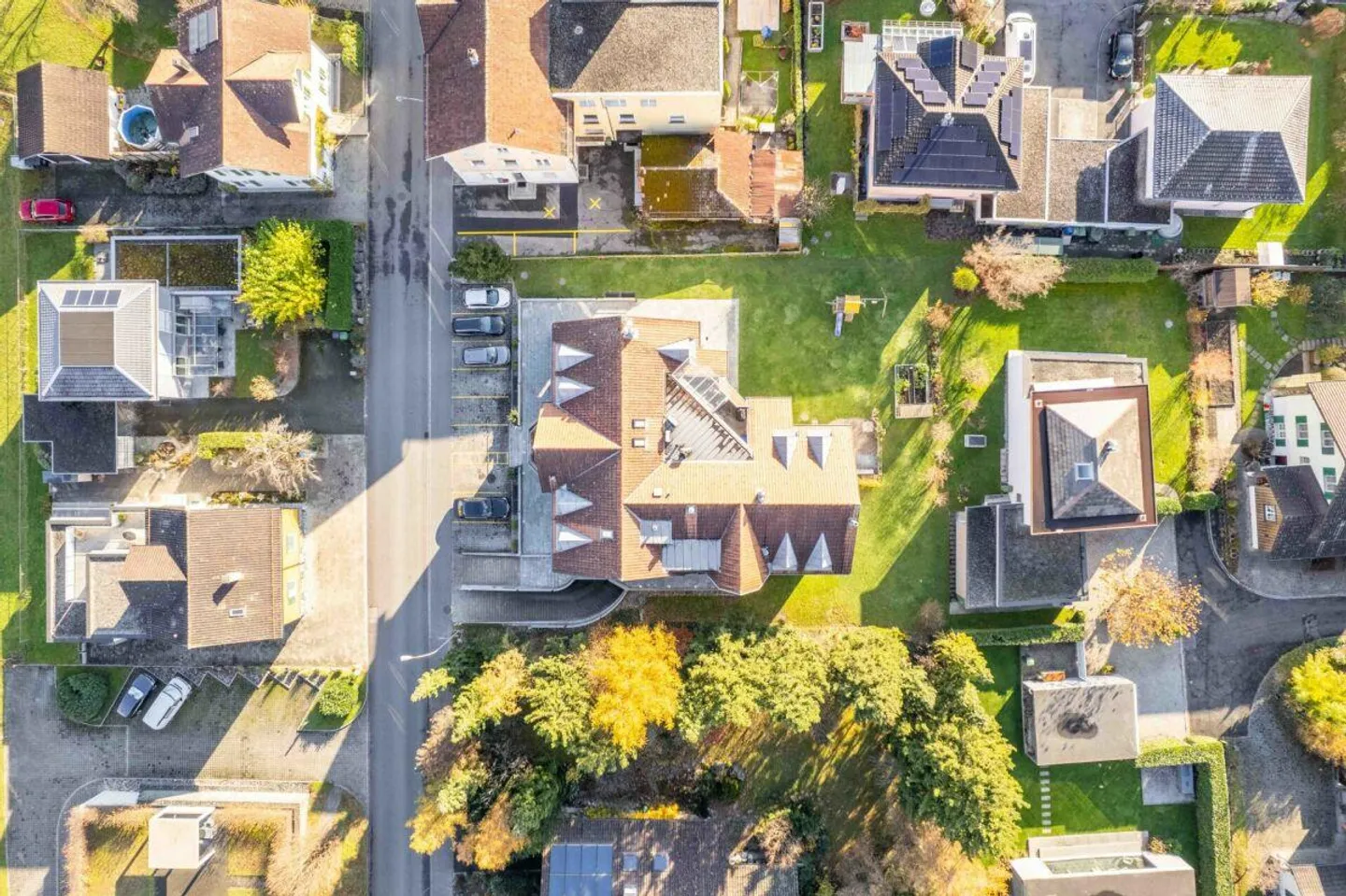 Charming 3.5-room attic apartment with fireplace and stylish finish - Photo 22 of 24