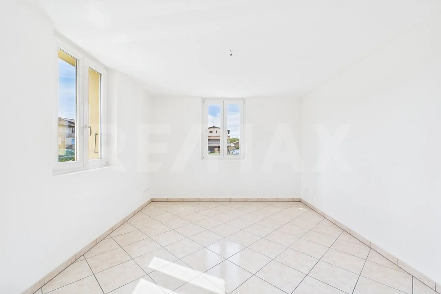 Renovated 4 ½ Room Apartment in Genestrerio - Photo 13 of 13