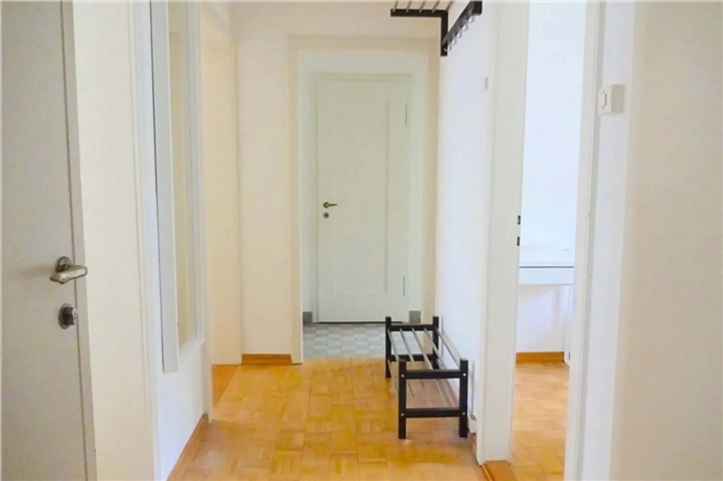 Furnished room in a quiet location - Photo 4 of 7