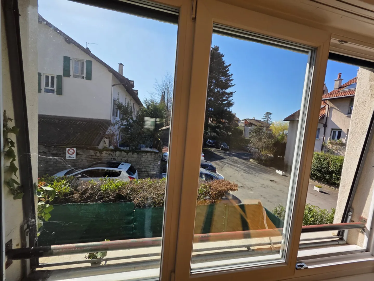 Charming Apartment in Collonge-Bellerive - Photo 5 of 12