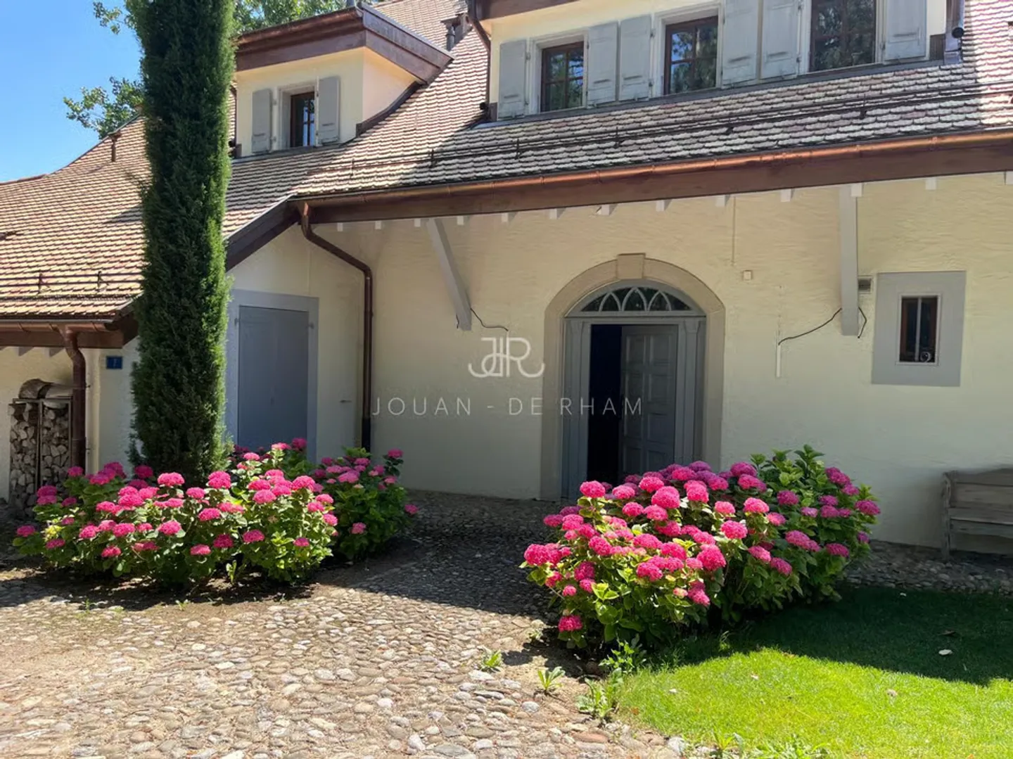 Vufflens-le-Château | Magnifique villa vaudoise rénovée avec vue dégagée - Foto 1 di 8