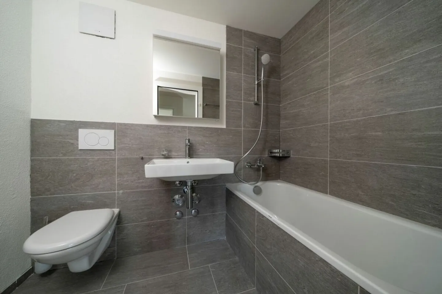 Modern 3.5-Room Apartment - Photo 6 of 9