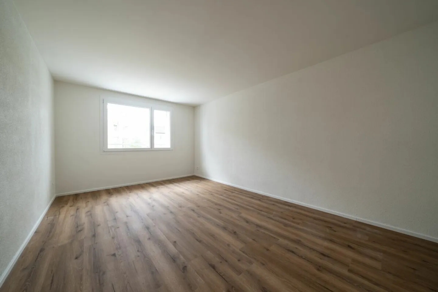 Modern 3.5-Room Apartment - Photo 7 of 9
