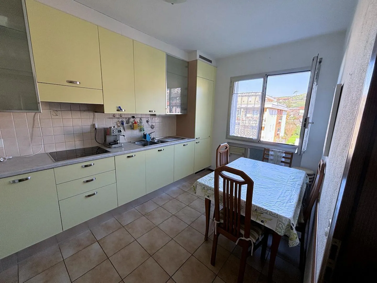 Spacious 3.5 rooms with communal garden and in a strategic position - Photo 5 of 14