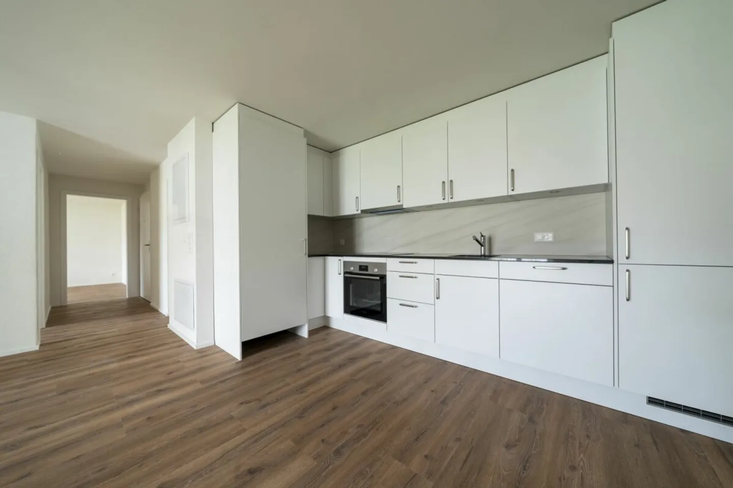 Modern 3.5-Room Apartment - Photo 5 of 9