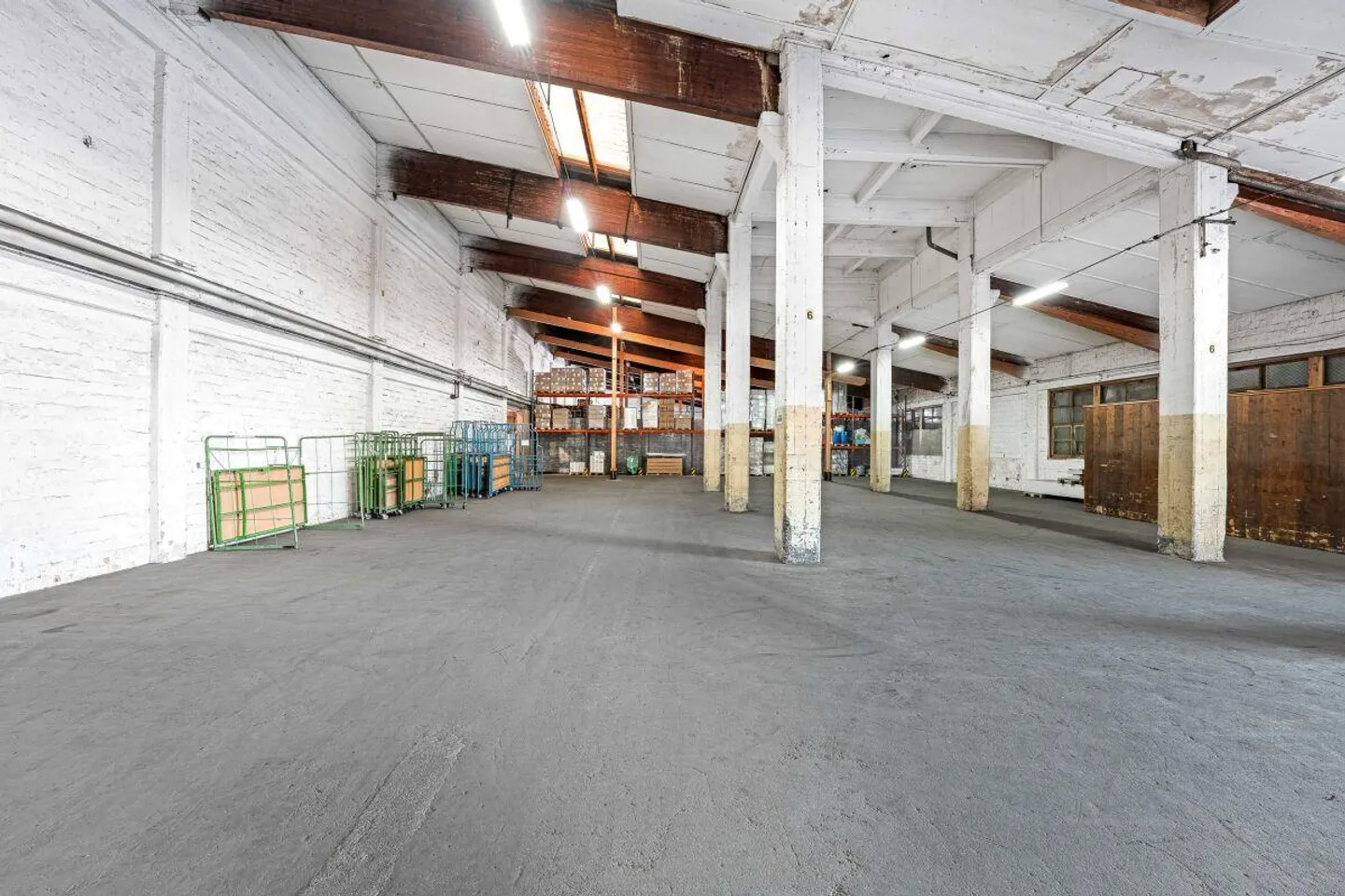 Spazio commerciale/magazzino - Foto 3 di 8