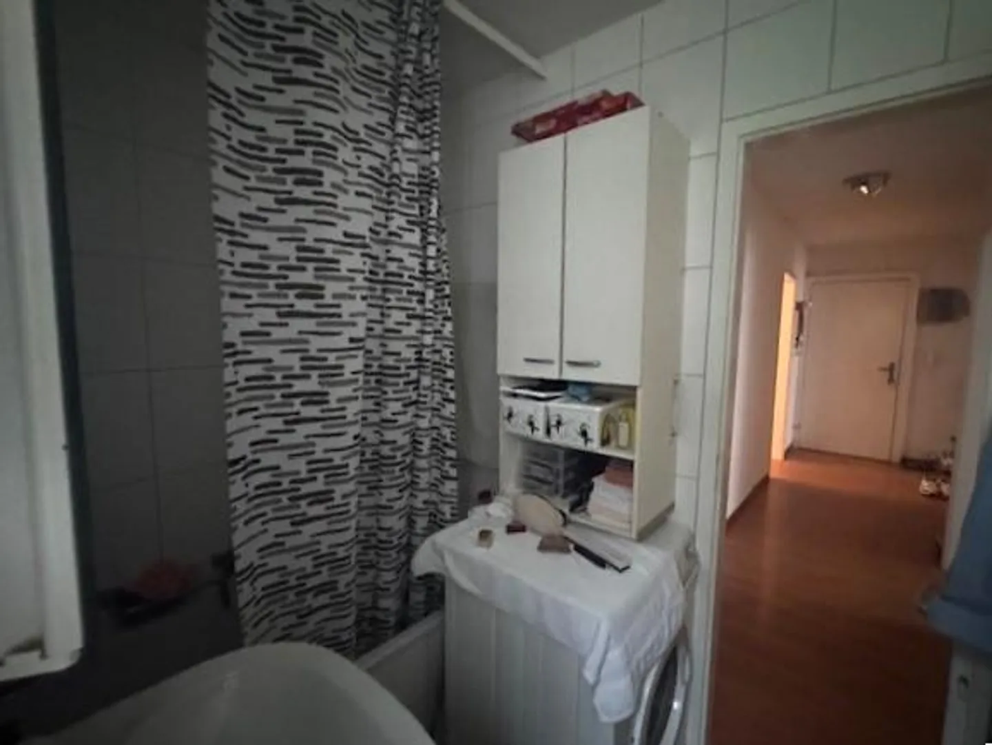 Appartamento 4 locali modernizzato in posizione tranquilla ora in affitto! - Foto 7 di 9