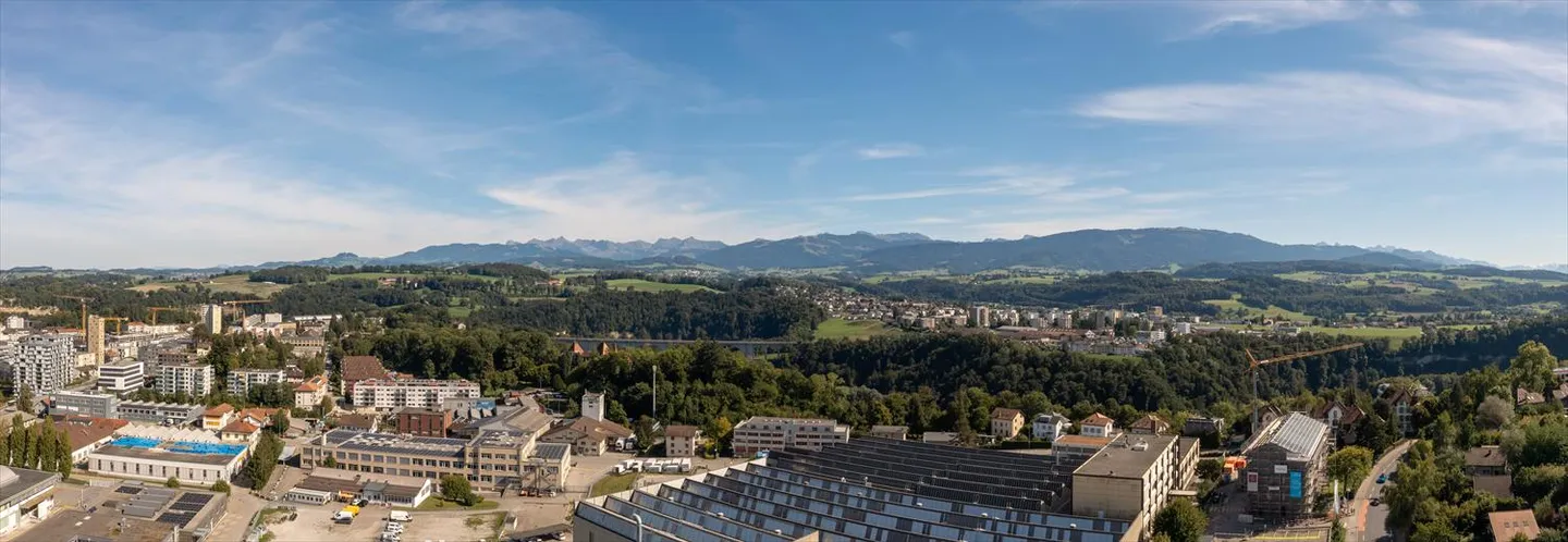 Orizzonte a 180° ed eleganza contemporanea - Foto 1 di 9