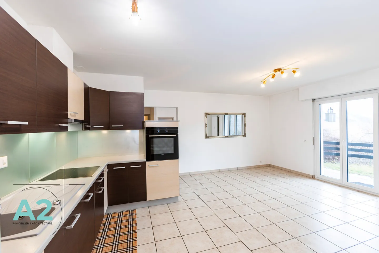 Spacious 3.5-room garden-level apartment - Photo 1 of 12