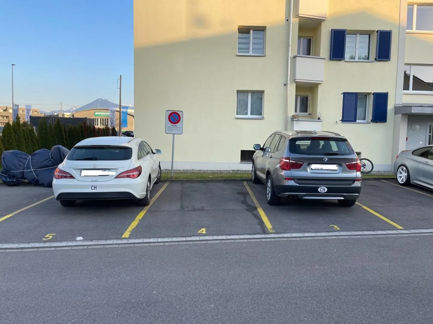 Parking - Photo 1 sur 2