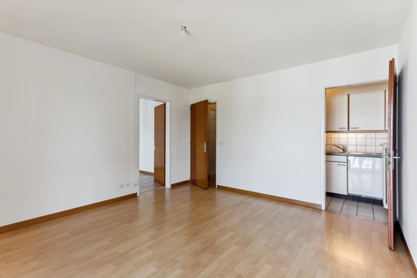 Spazioso - Vicino all'autostrada - Foto 4 di 12