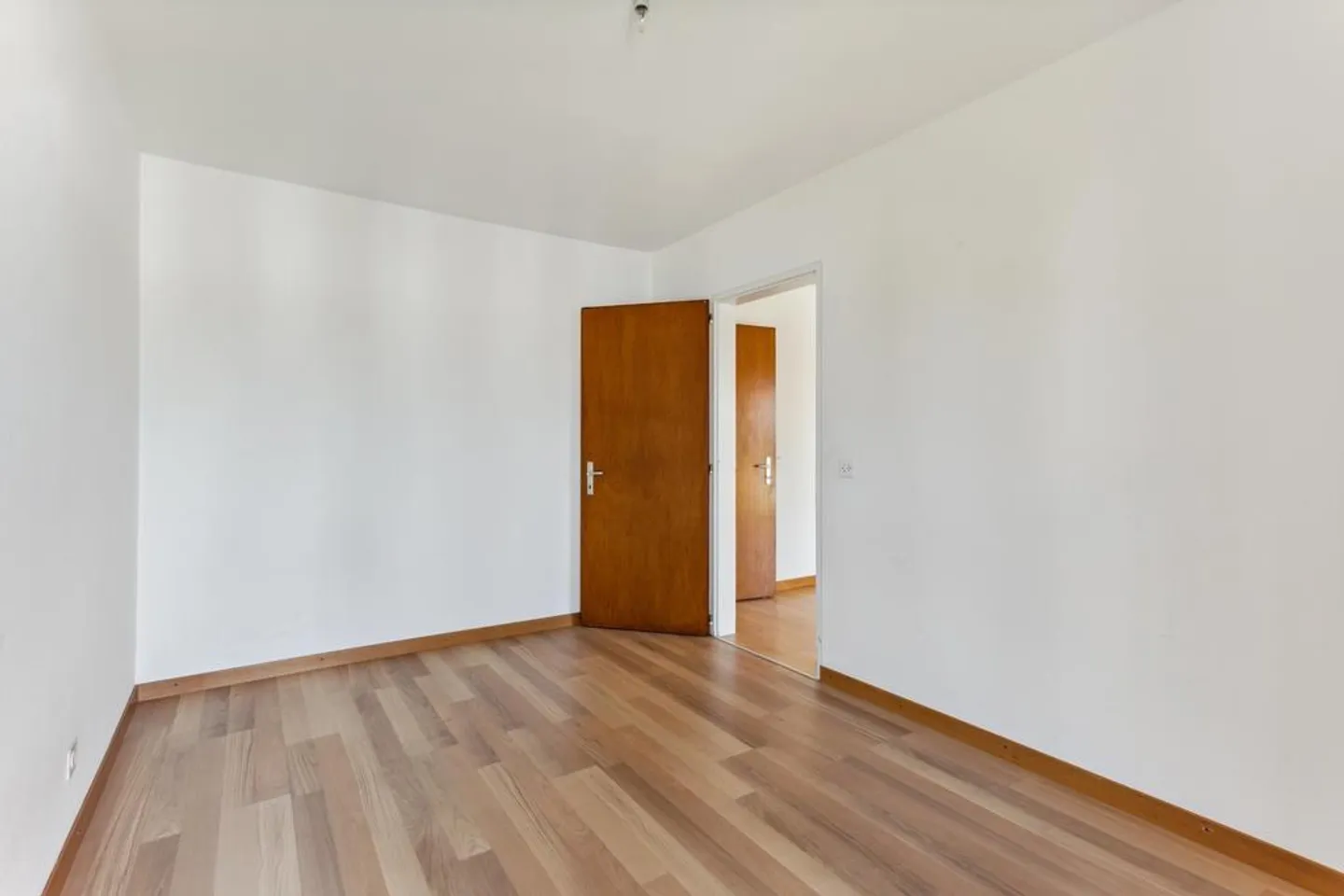 Spazioso - Vicino all'autostrada - Foto 10 di 12